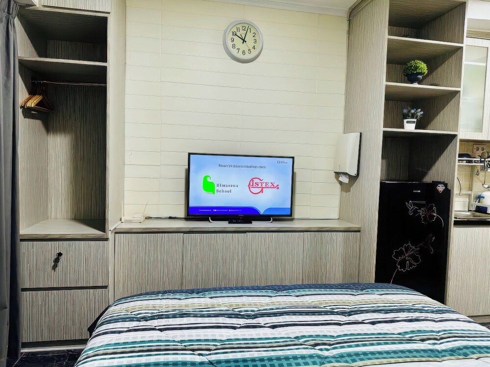 Maple Park Apartment near JI Expo