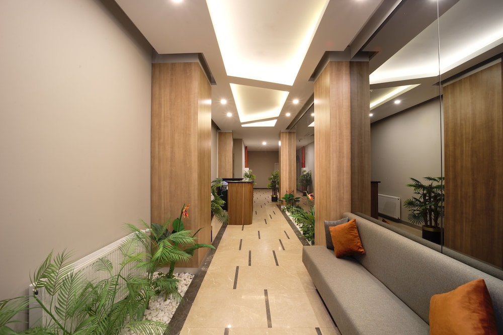 Gatto Suites & Residence