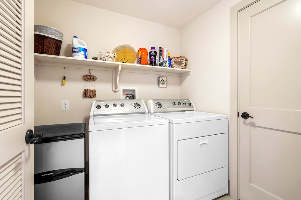 3 Bedroom Condo with Lanai, Grill, and Access to Recreational Facilities