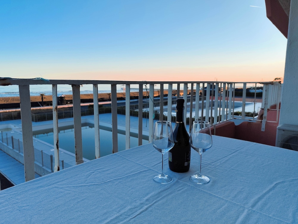 Bright Apartment With Balcony