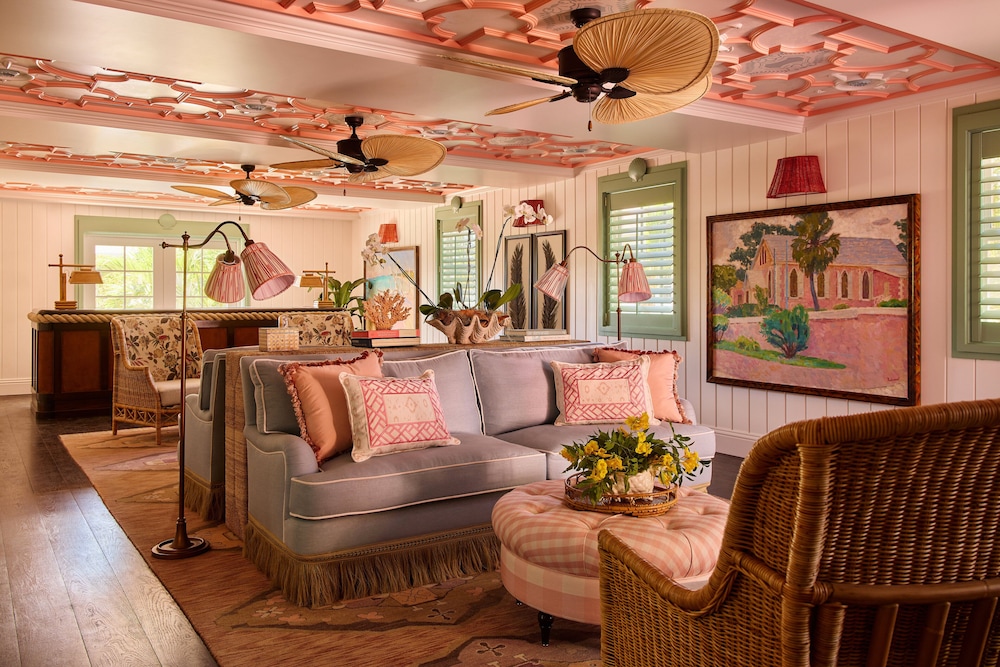Private Pool Villa at Coral Sands Steps to Pink Sand Beach & Resort Amenities
