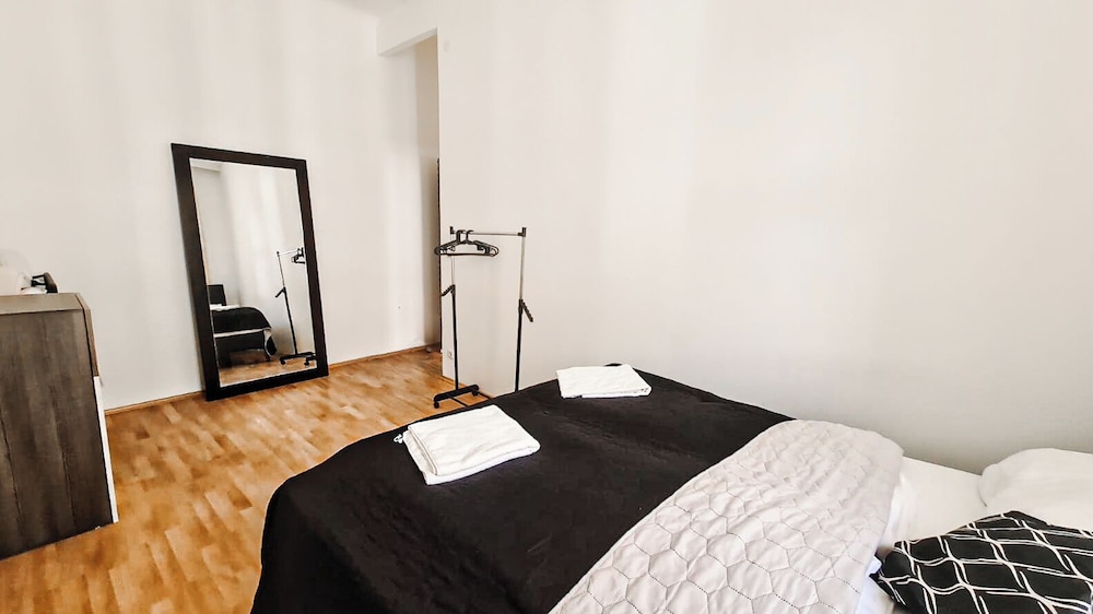 Modern 3BR Apartment Close to Belvedere