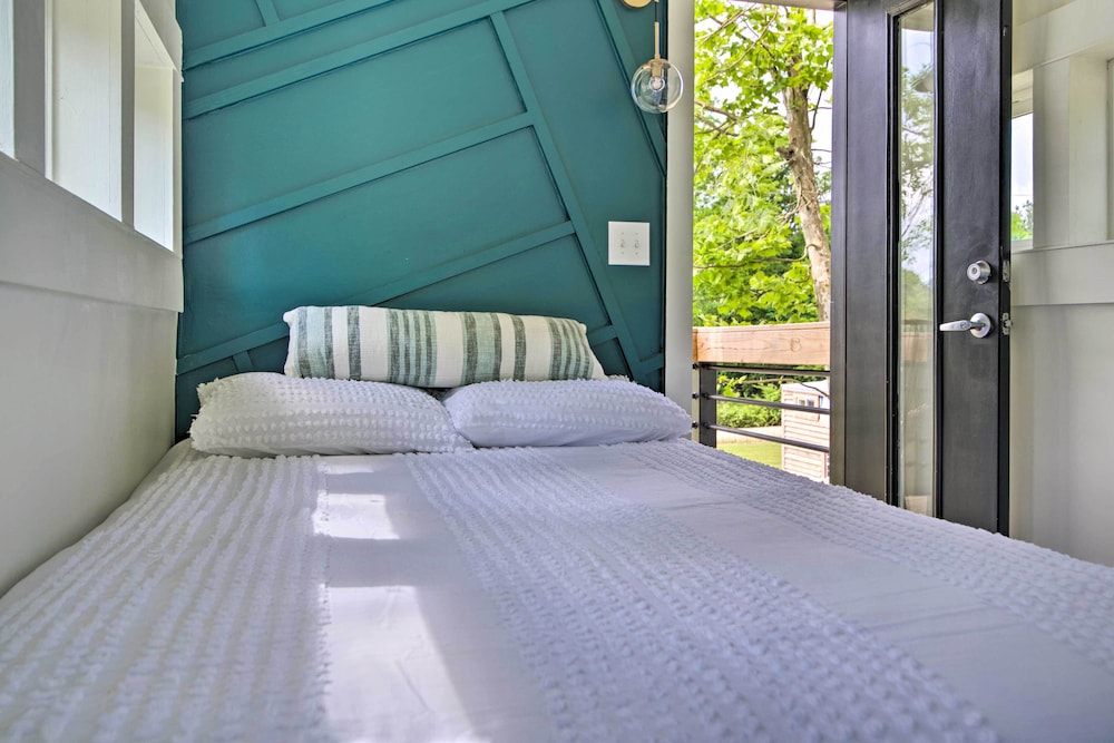 Miscellaneous Market Vacations - Modern Starkville Tiny Home Near Dining  MSU - Property Image 3