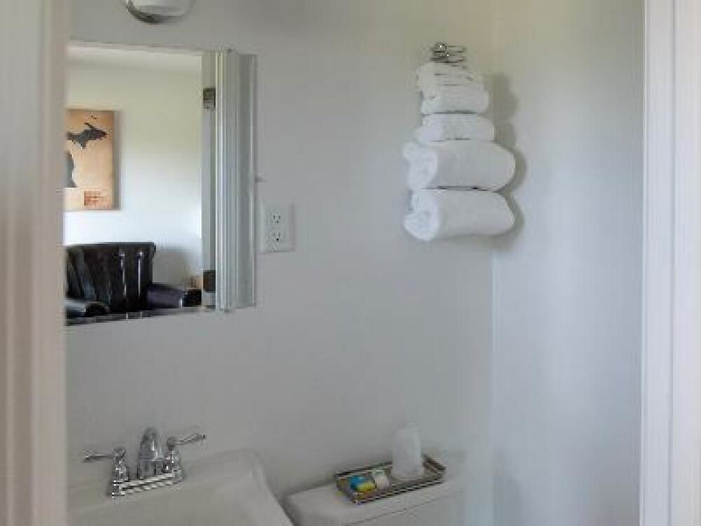 Three Lakes Motel