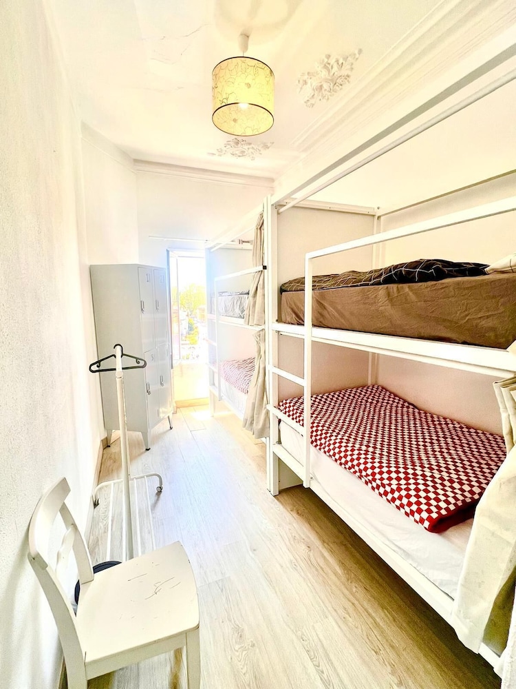 SwissPorto Guest House