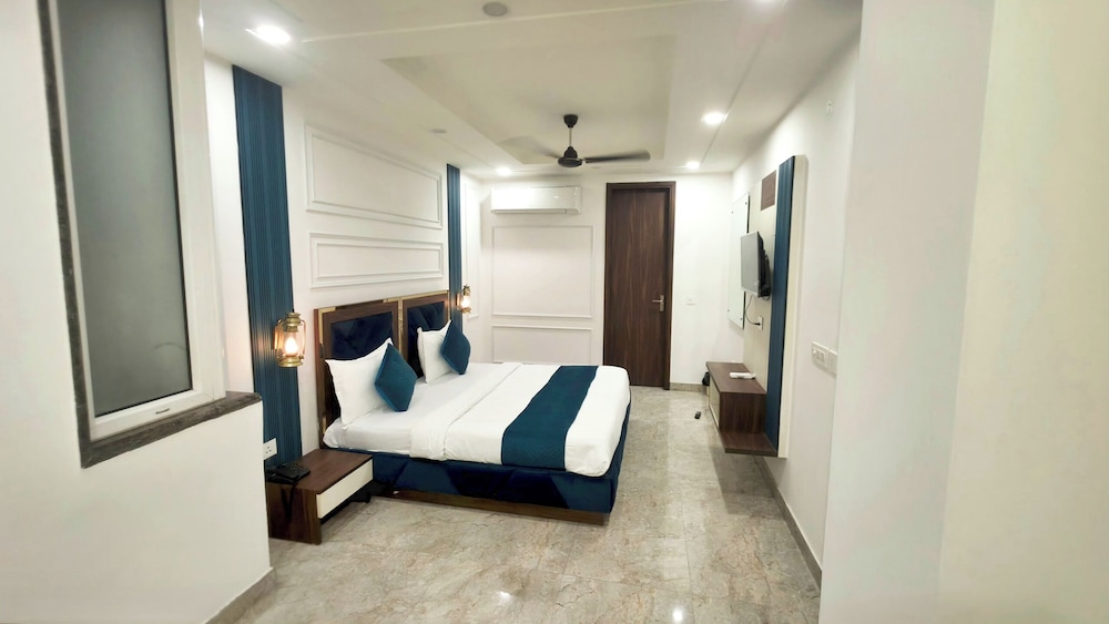Hotel HomeAste 001 Near Yashobhoomi Convention Center
