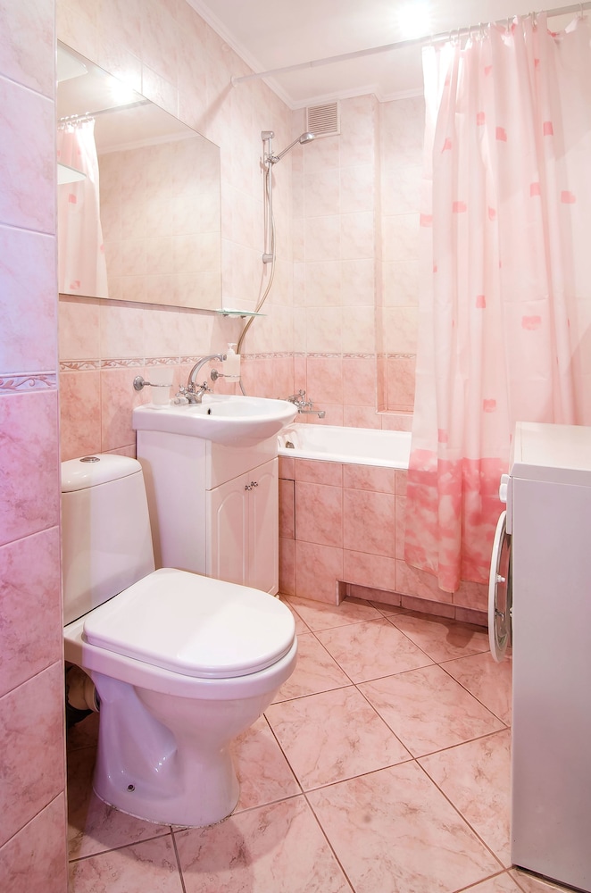 Rent Kiev Lva Tolshtoho Square