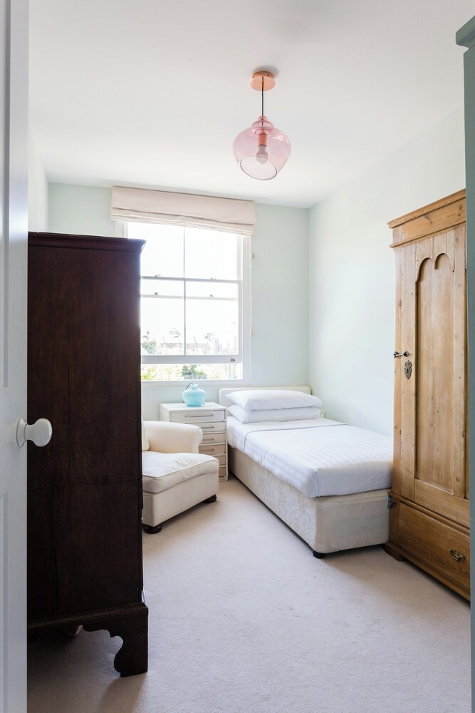 Oakington Road by Onefinestay