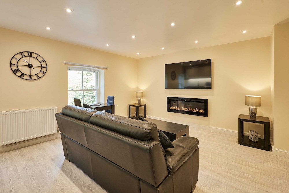 Host Stay Ross View Second Floor Apartment