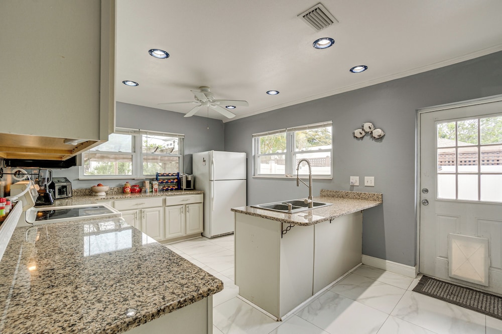 2 Mi to Riverwalk: Gem w/ Private Pool & Yard!