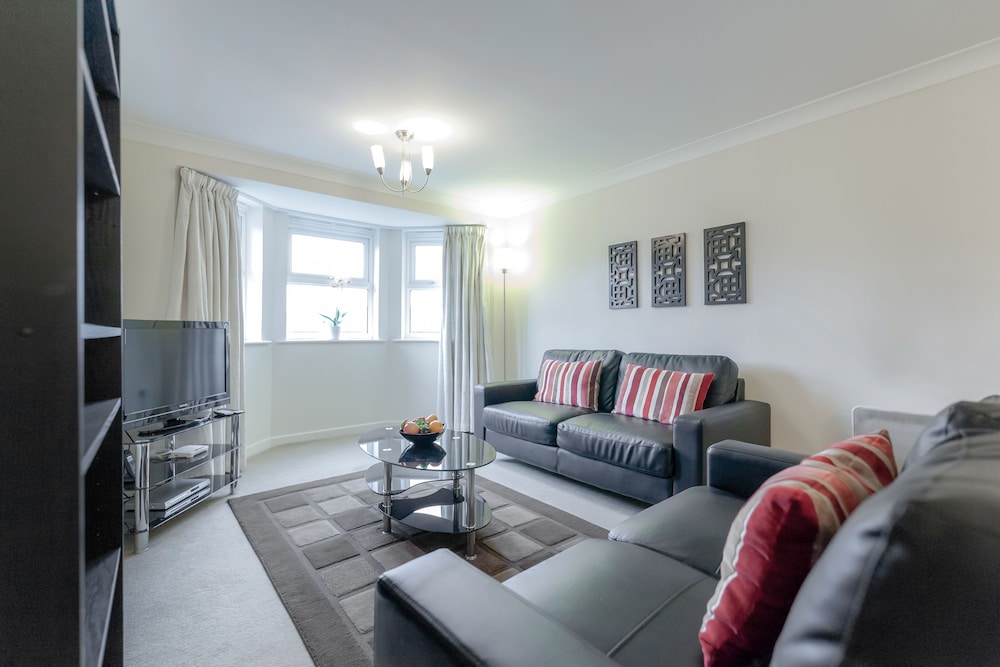 Guildford Vacations - Roomspace Apartments-Courtyard Guildford - Property Image 15