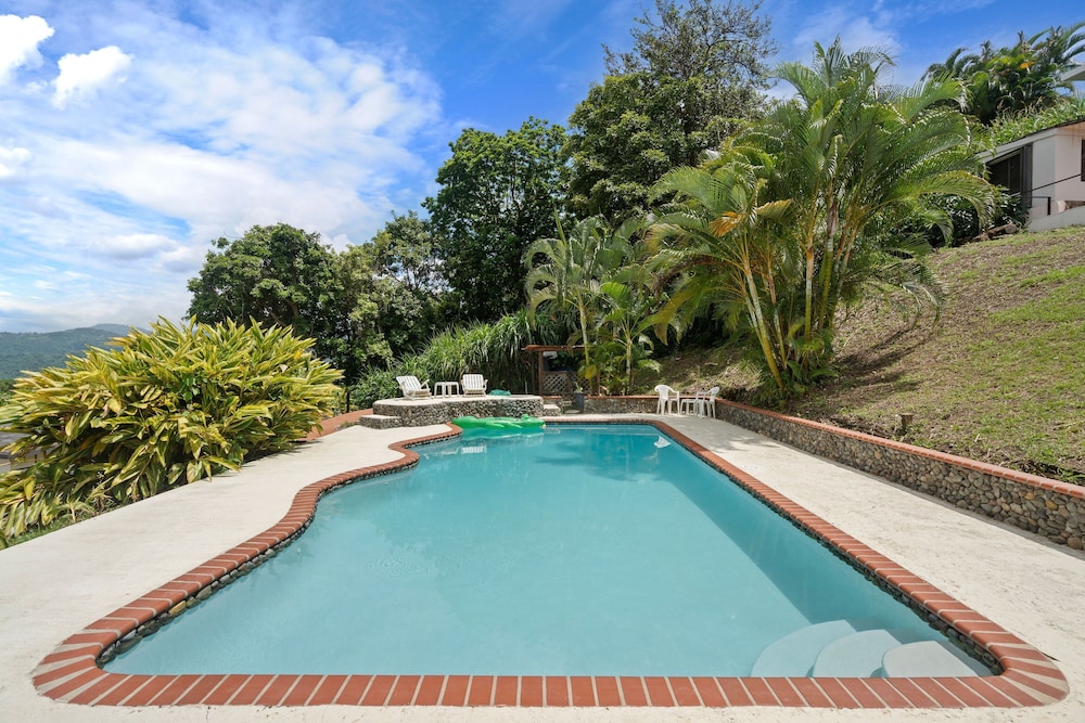 Nice Pool w Breathtaking Mountain Views BBQ