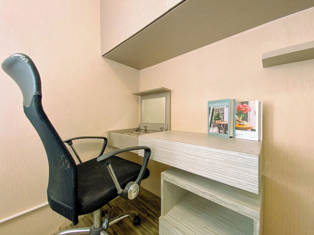 Well Designed And Warm 2Br At Bassura City Apartment