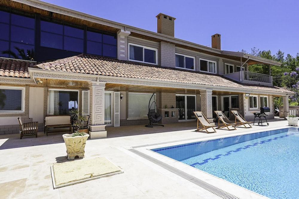Sea View Terrace Big Villa w Pool 5 min to Beach view 2