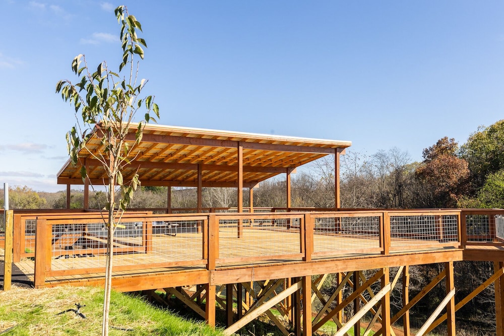 Sojourn Lodging