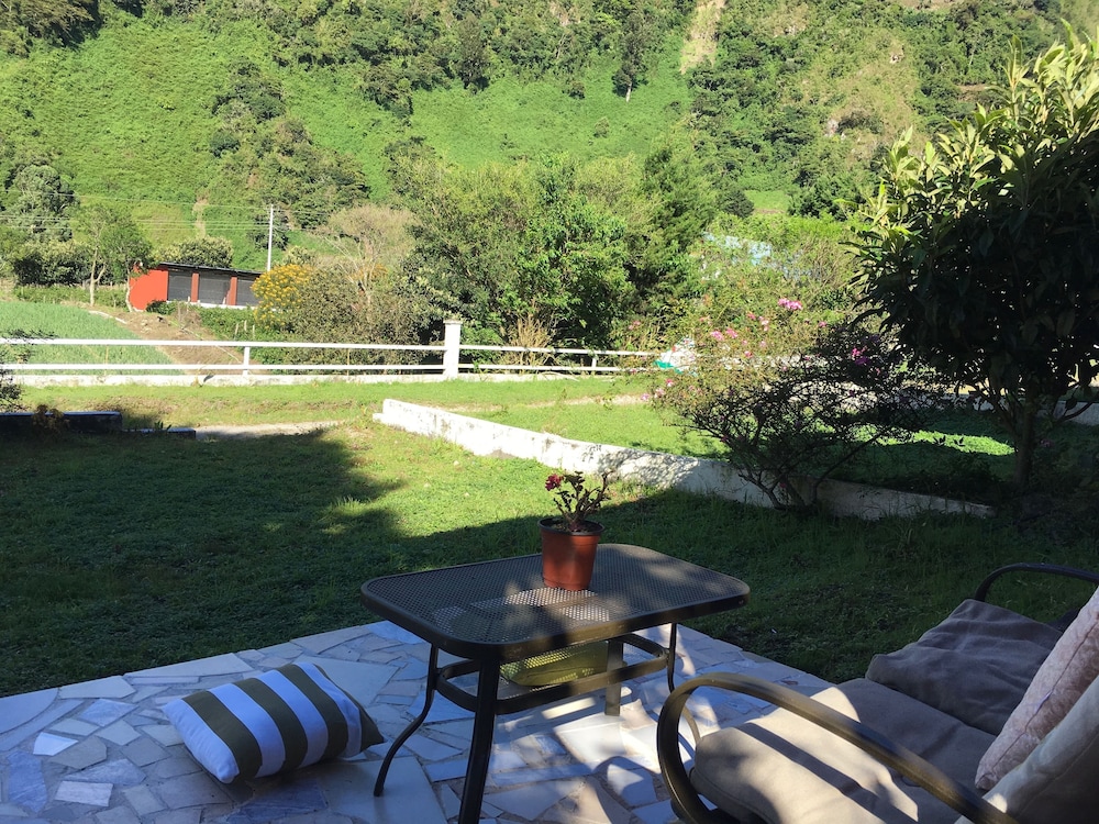 La Petite Maison Cabañas & Hostal