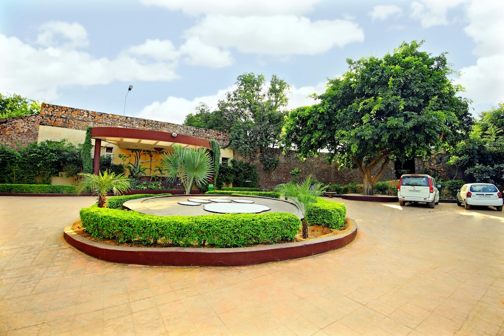 “ The Pugmark “ – A Wildlife Resort”