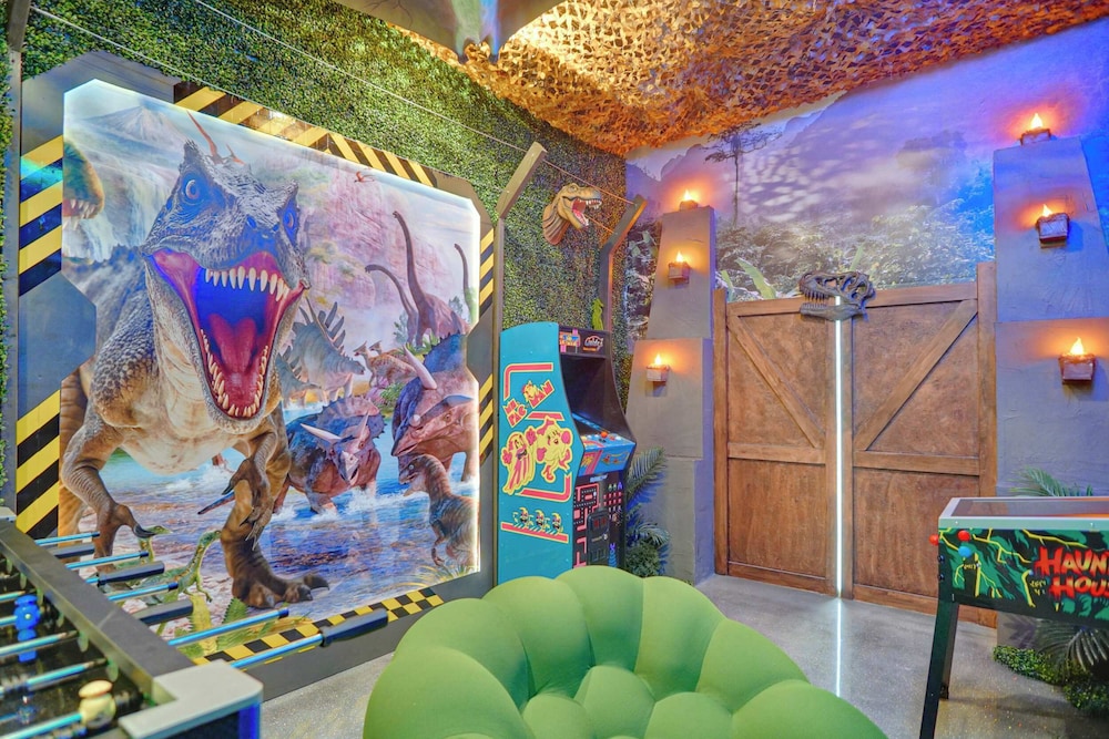 Luxury 7BR Villa, Pool, Spa & Game Room