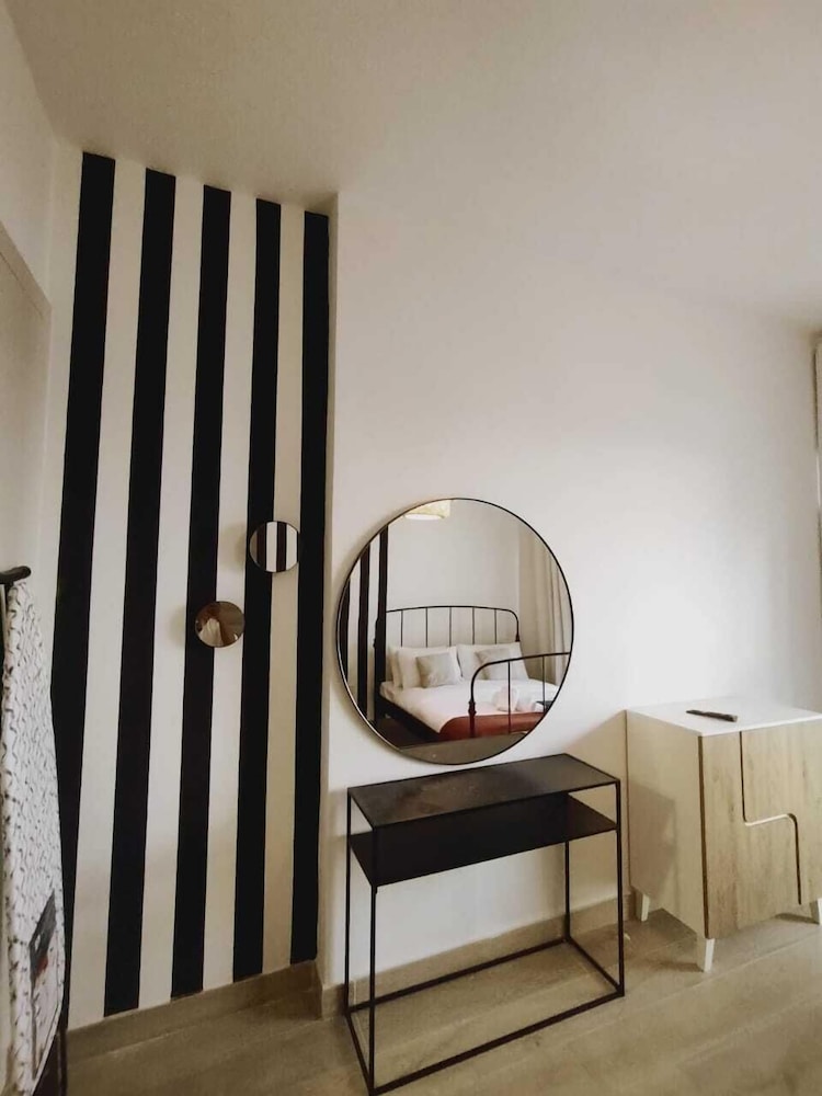 Stunning 1B With Balcony & City View - dubai