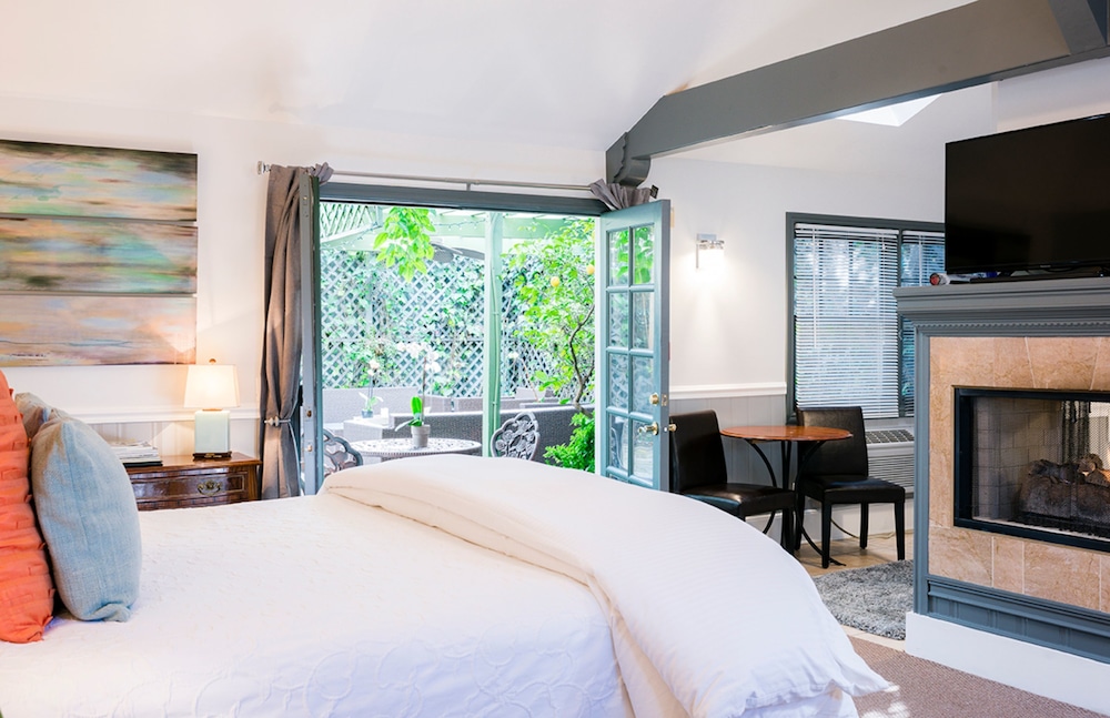 1801 First Luxury Inn view 5