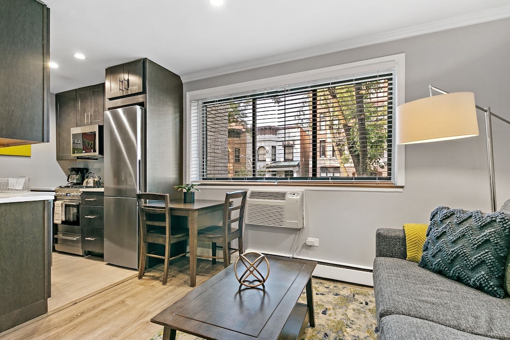 Studio in Oakdale - 203
