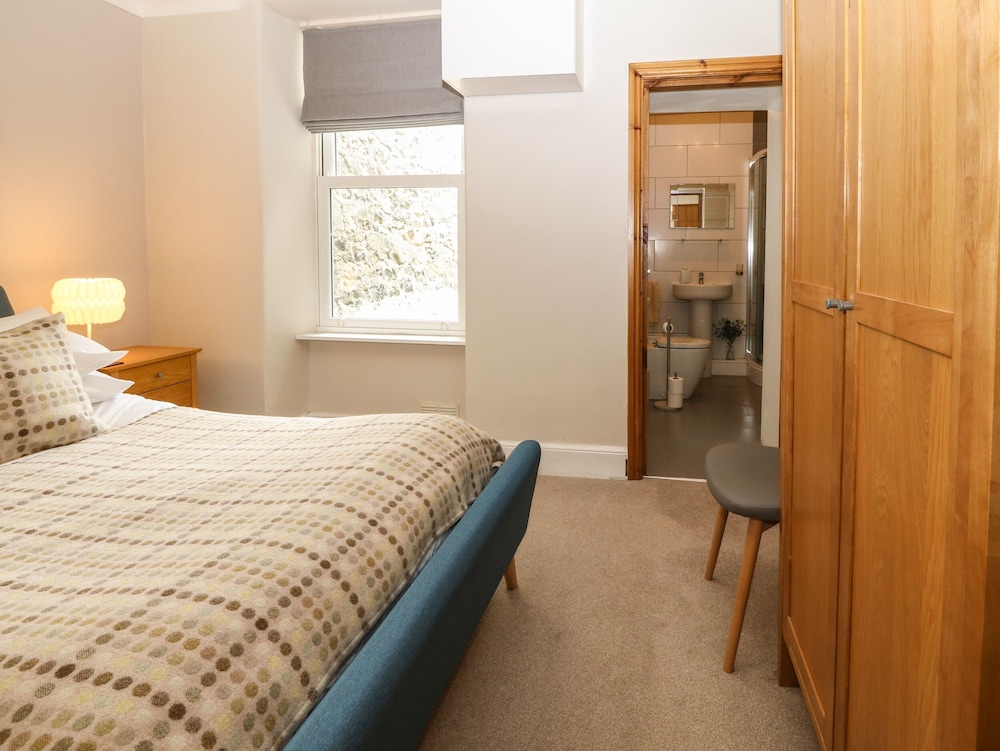 Y Castell Apartment 2 view 4