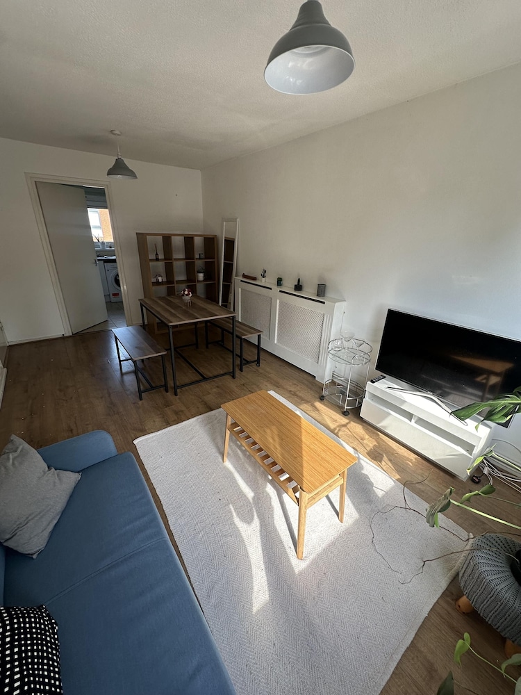 Fab Excel London Flat, Warm Cosy Liz Line