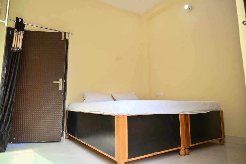 New Kashi Paying Guest House By GRB