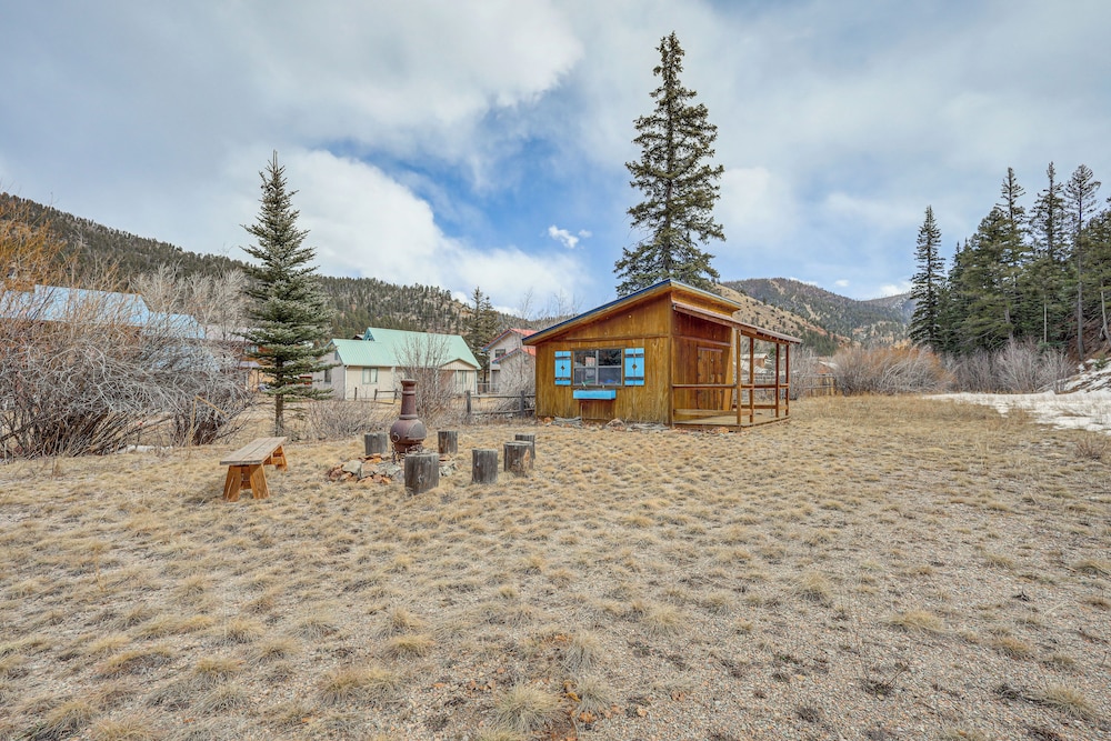 Walk to Main St: 'mountain Creek Home' w/ Chiminea
