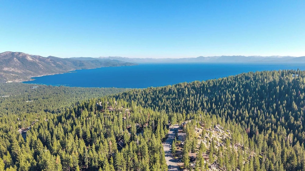 Secluded Incline Village Stay w/ Deck Near Diamond Peak & Lake Cloud 9 and 1/2 by Avantstay