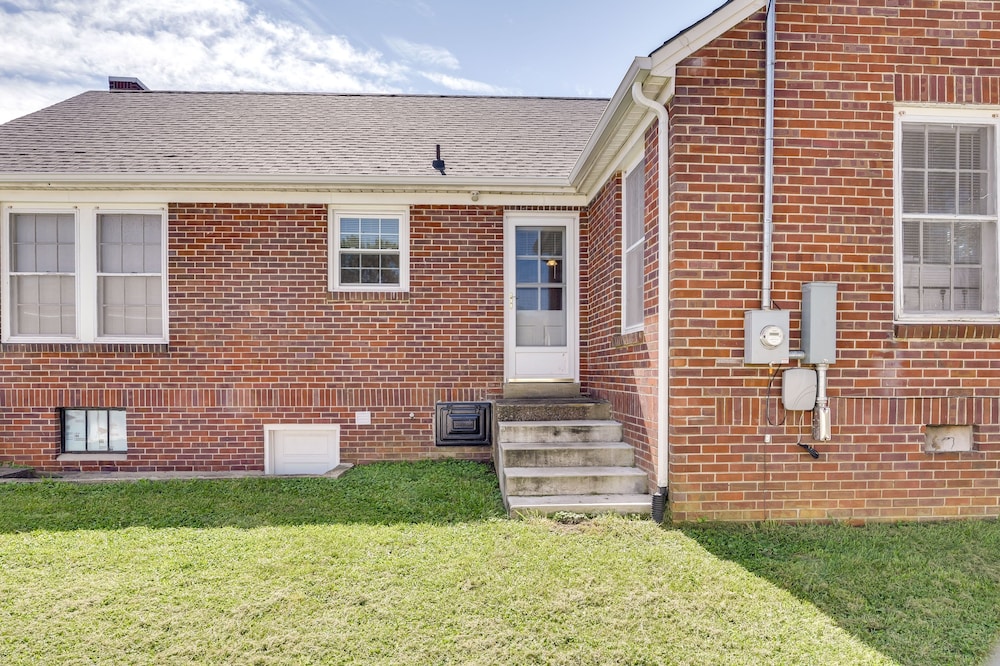 Charming Tullahoma Stay w/ Great Walkable Location view 4