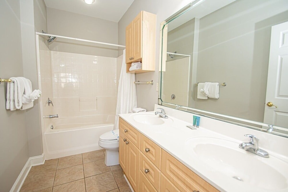 Magnolia Pointe Luster Leaf 4891-205 3 Bedroom Condo