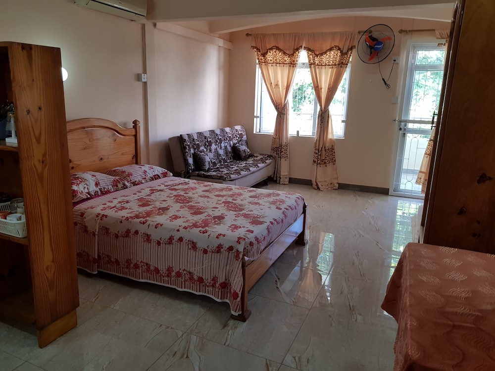 Pereybere Beach Apartments