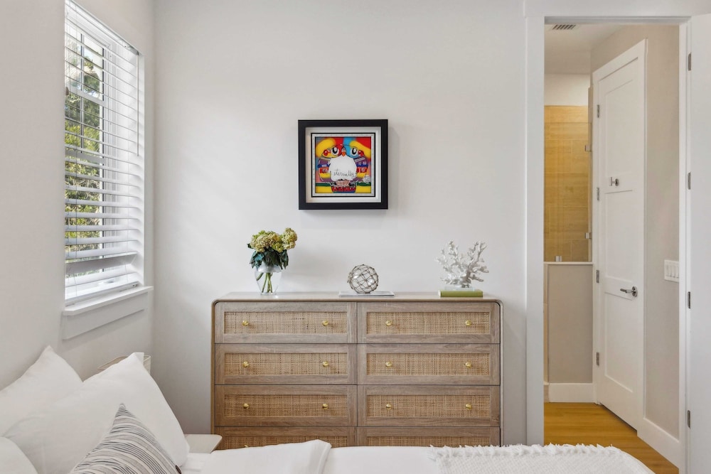 Serenity at Surfside by Avantstay Pool, Porches, Fire Pit & Arcade Near Vilano Beach