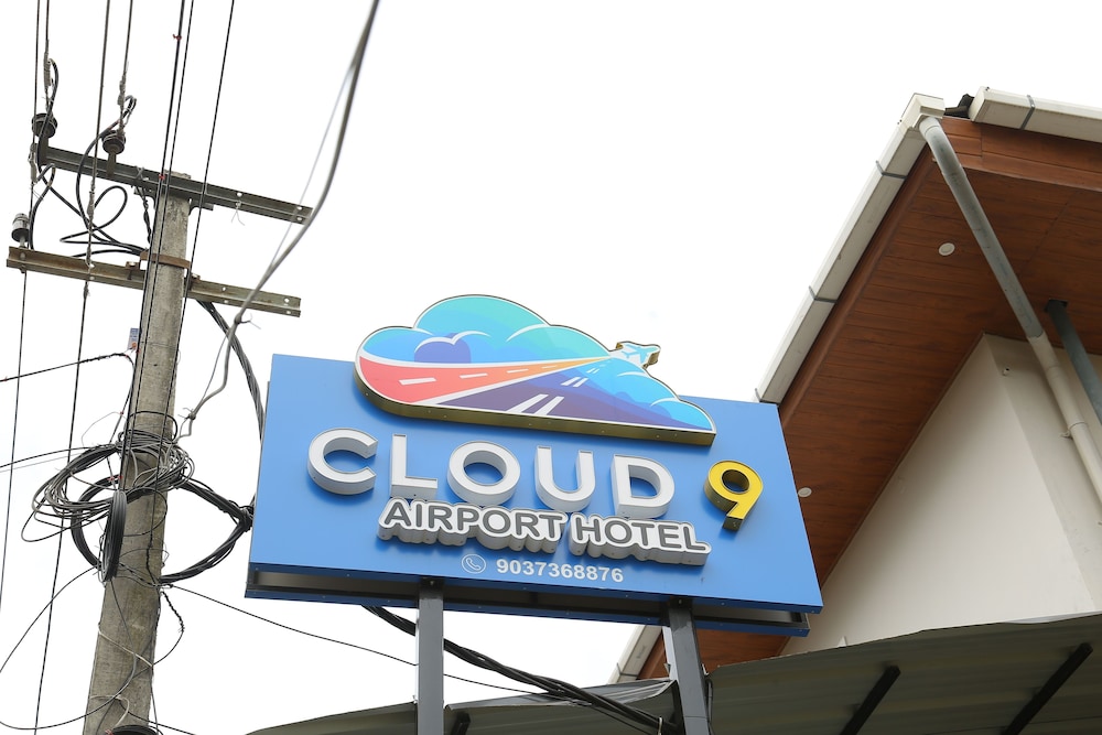 Cloud9 Airport Hotel