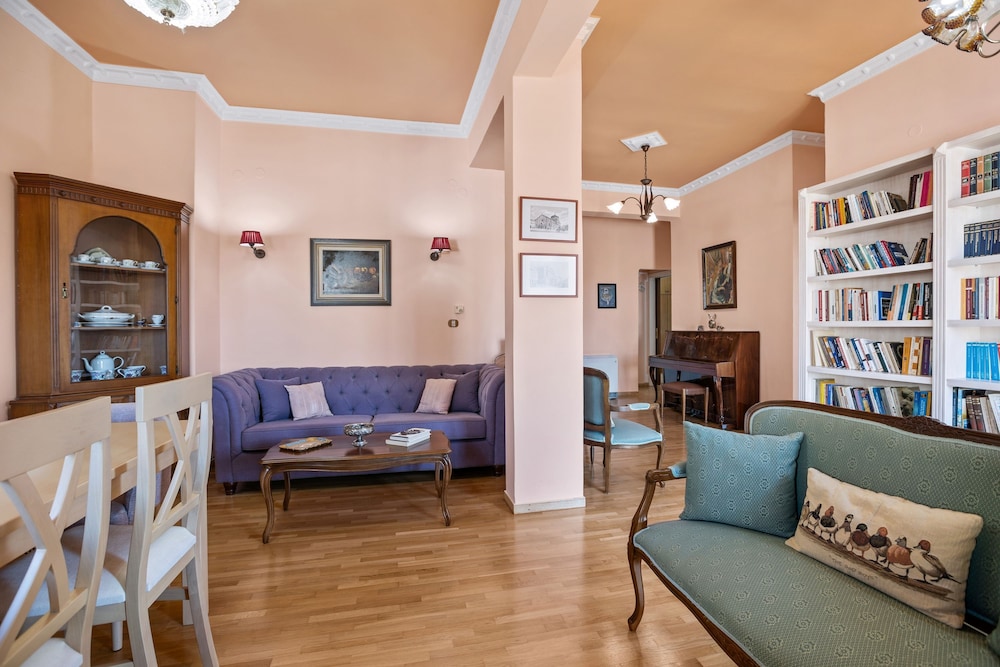 Artistic Apartment in Chania