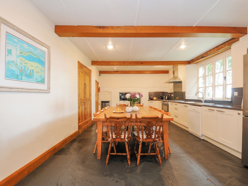 Carneadon Farmhouse