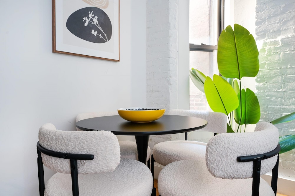 1288-5fs New Renovated 2 Bedrooms in UES