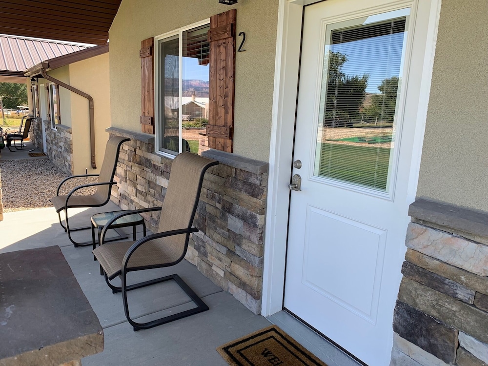 Bybee's Steppingstone Motel