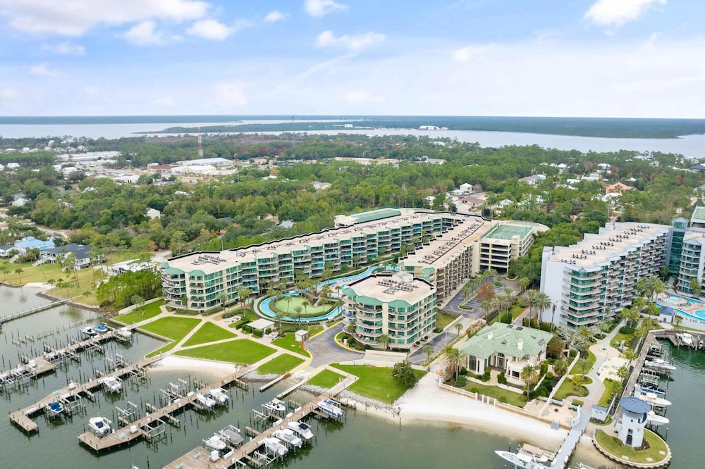 Phoenix On The Bay 1108