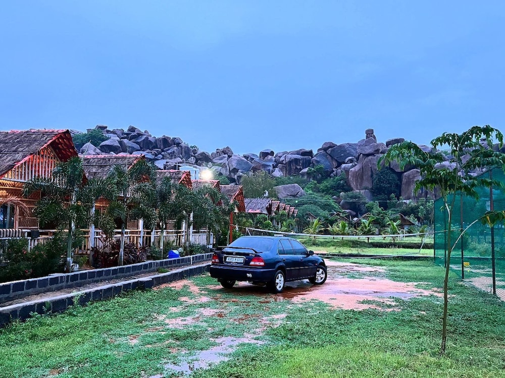 Oshos Organic Resort Hampi