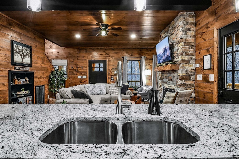 Pearl's Mountain Retreat 3 Bedroom Cabin