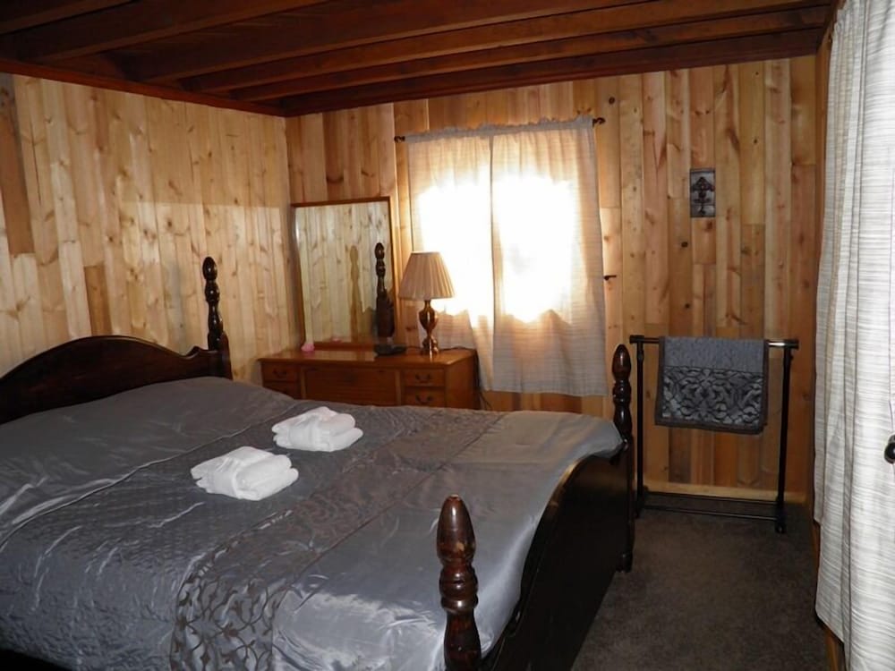Lake Tahoe Vacations - 825 Julie Lane - Property Image 2