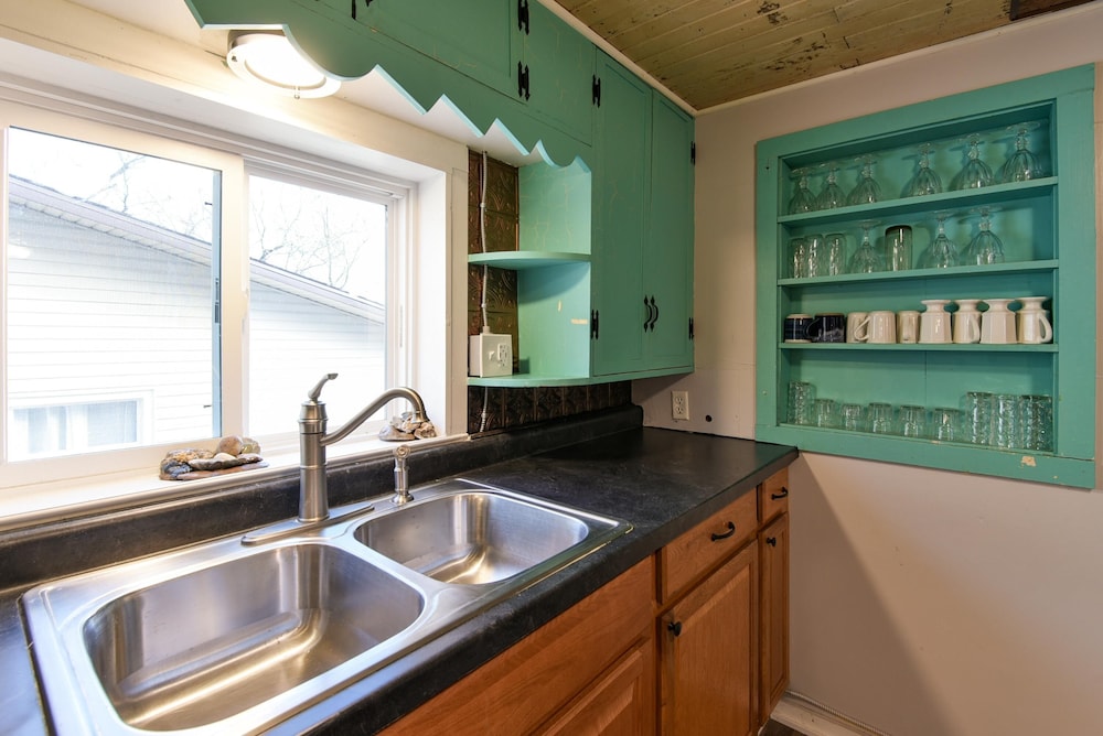 Downtown House in Historic Branson - Awesome Location view 3