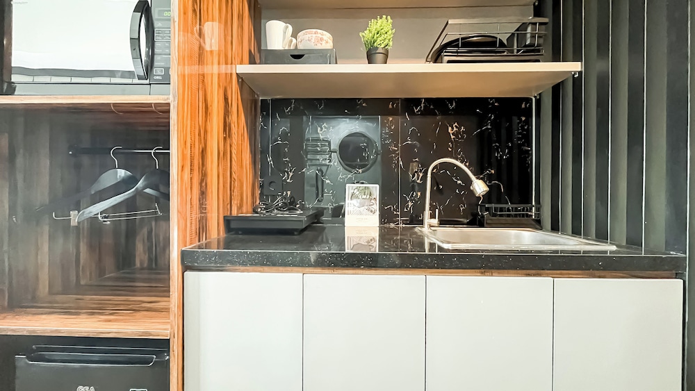 Cozy Stay Studio Apartment At M-Town Residence