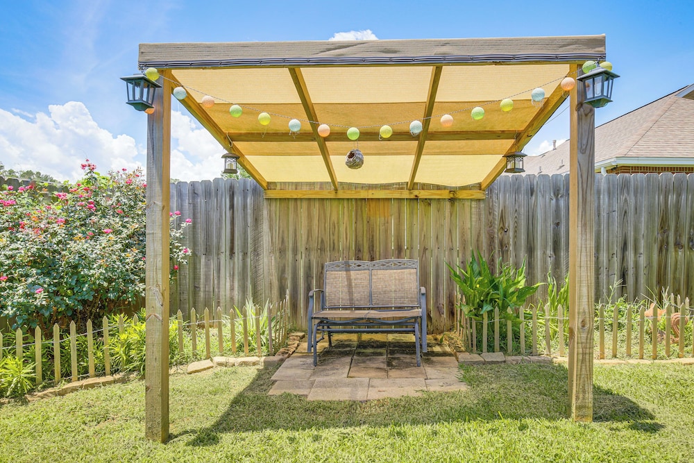 Updated Retreat w/ Outdoor Space in Flowood!