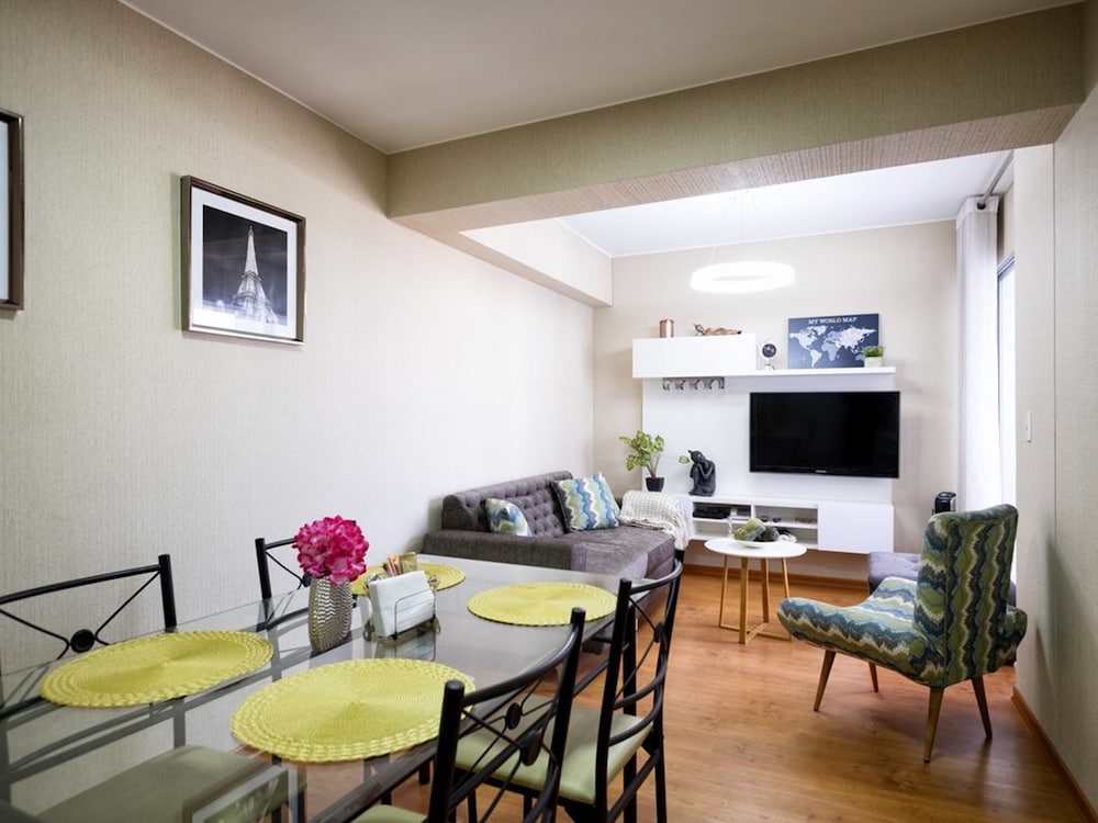 UR Place Rentals - 3Bdrm Av Brasil Lima view 3