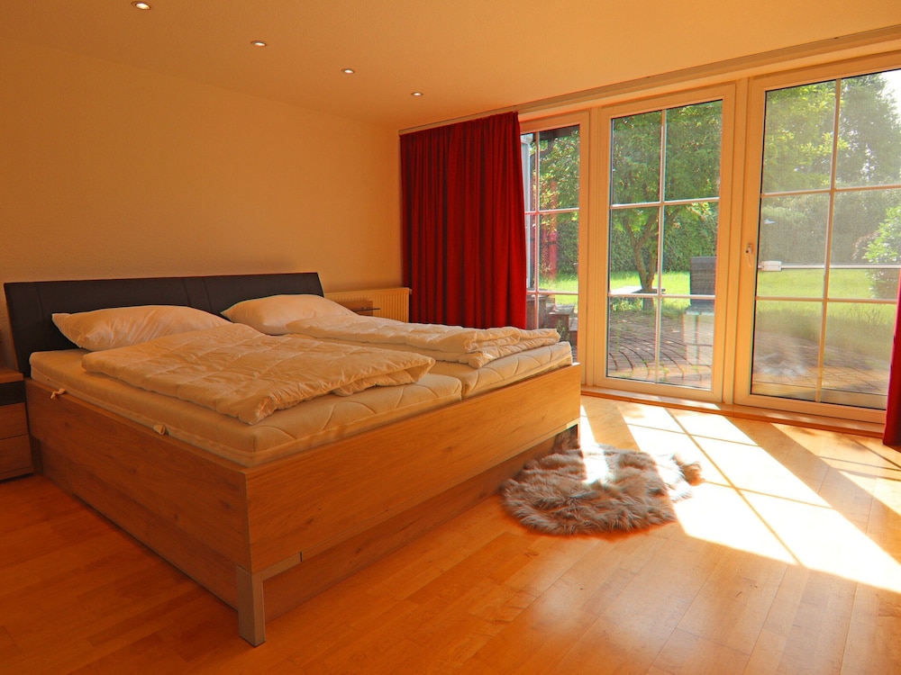 Geraumige Villa Solitude in Wendorf im Bernstein Resort