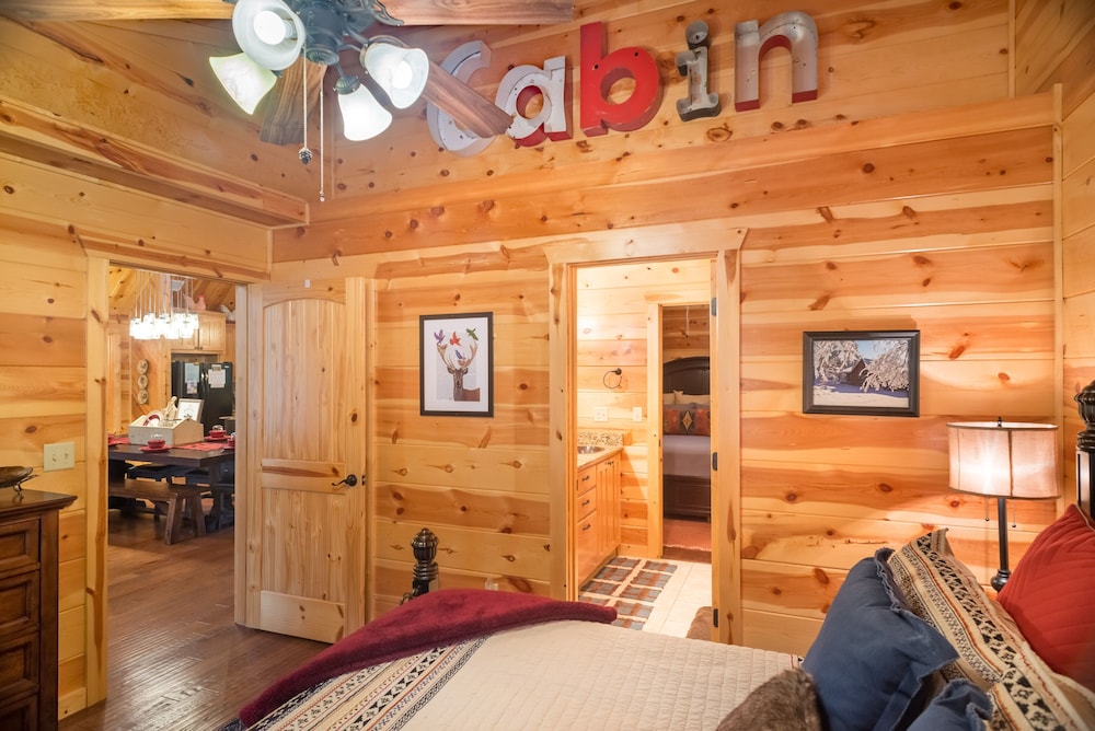Copper Creek Open Cabin With Game Room and Hot Tub on the Deck by Redawning view 5