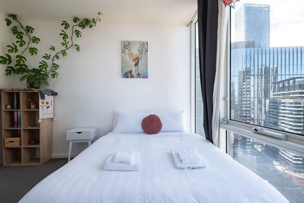 Modern 1 Bedroom Apartment in Southbank view 5